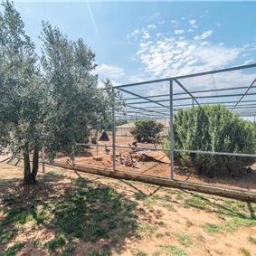 4 bedroom villa with pool near Pula, sleeps 8
